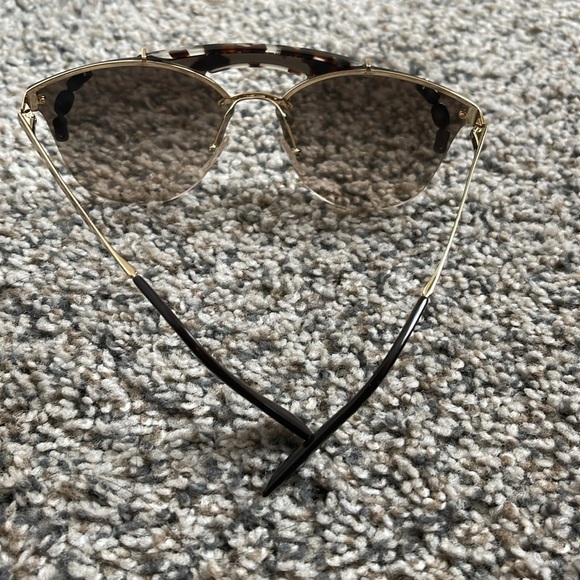 Sunglasses - Picture 3 of 7